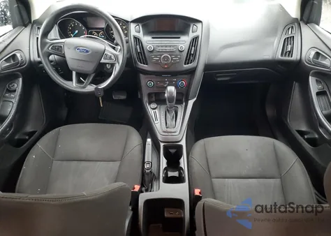 2015 Ford Focus S z USA, uszkodzony, nr VIN 1FADP3E26FL365644